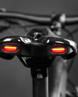 مقعد دراجة هوائيه أسود مع إشارة خلفية وشحن USB - وسادة ناعمة لركوب الدراجات الجبلية